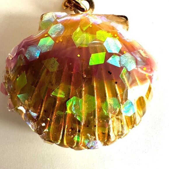 Seashell Locket Gold Tone 3 Tier Necklace - Picture 9 of 9